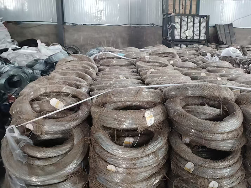 Galvanized steel wire pakage in factory